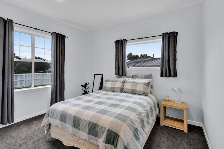 Photo of property in 44 Dorset Avenue, Westown, New Plymouth, 4310