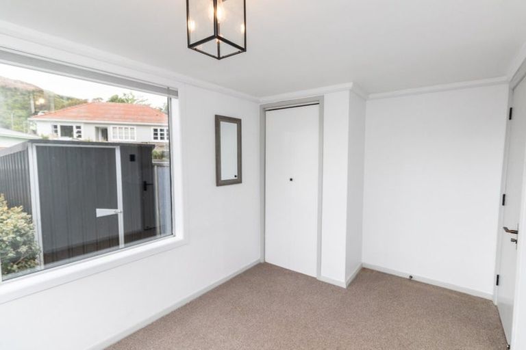 Photo of property in 30c Collins Avenue, Tawa, Wellington, 5028