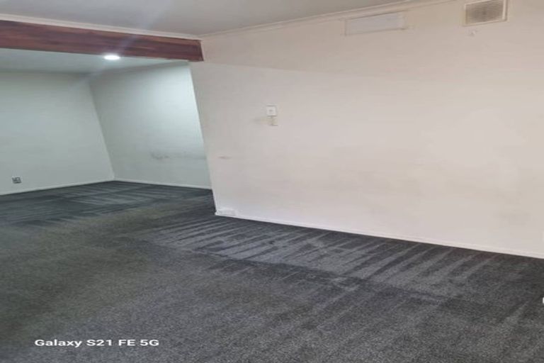 Photo of property in 10 Scenic Drive, Hillpark, Auckland, 2102
