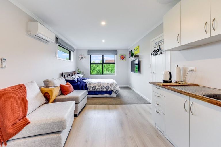 Photo of property in 2 Alan Livingston Drive, Cambridge, 3434