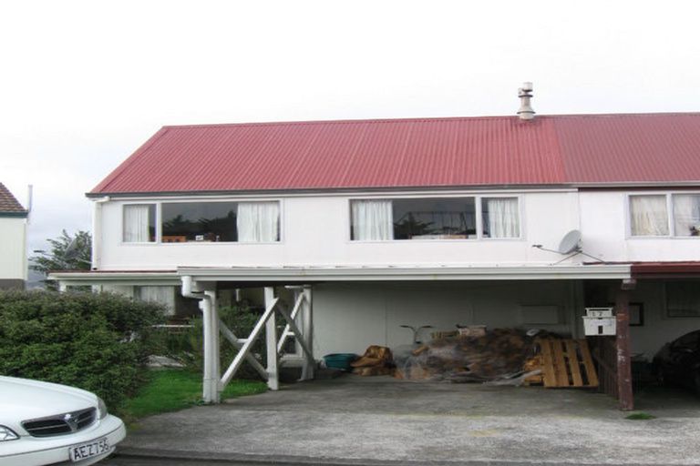 Photo of property in 17 Hollydale Grove, Churton Park, Wellington, 6037