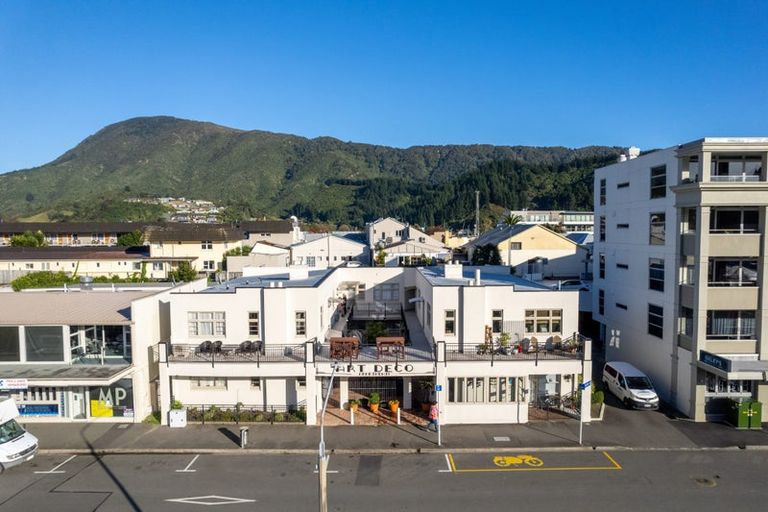 Photo of property in 15 Wellington Street, Picton, 7220