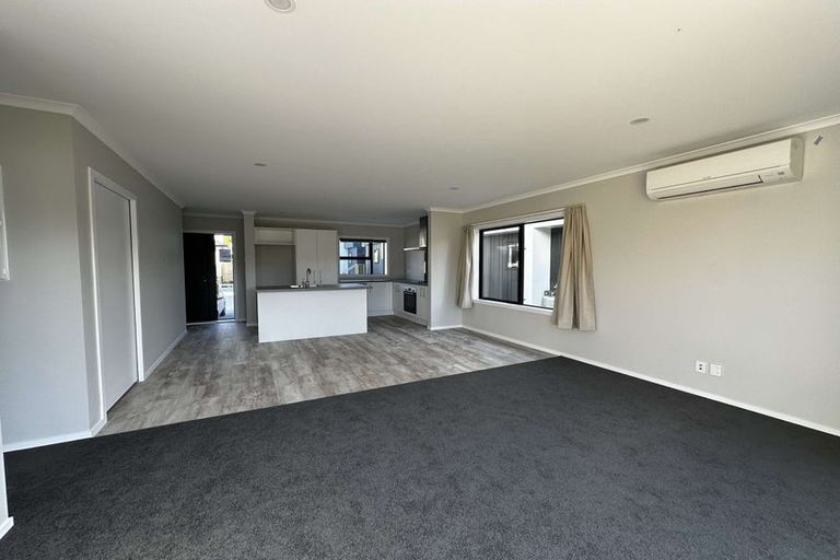 Photo of property in 8/64 Glen Road, Stokes Valley, Lower Hutt, 5019