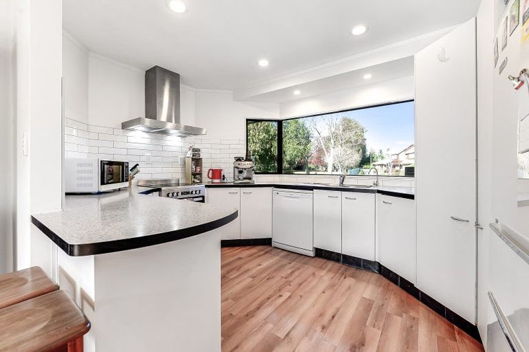 Photo of property in 90 Endeavour Avenue, Flagstaff, Hamilton, 3210