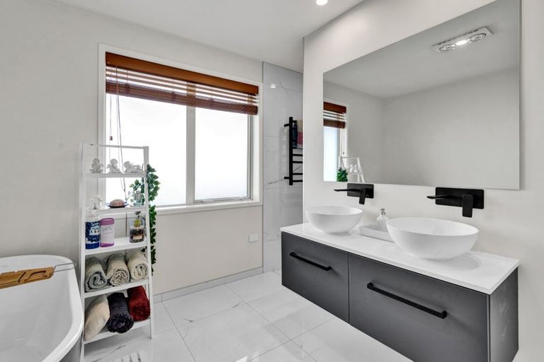 Photo of property in 39 Papawhero Drive, Bell Block, New Plymouth, 4312