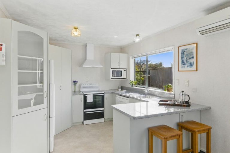 Photo of property in 3 Surrey Lane, Levin, 5510
