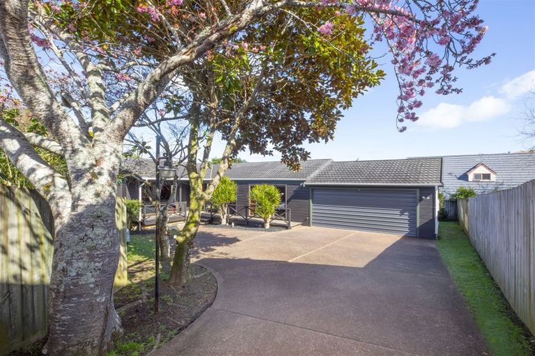Photo of property in 11 Marlin Street, West Harbour, Auckland, 0618
