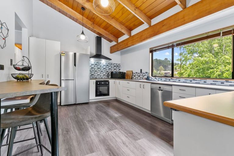 Photo of property in 2a Parklands Avenue, Swanson, Auckland, 0612