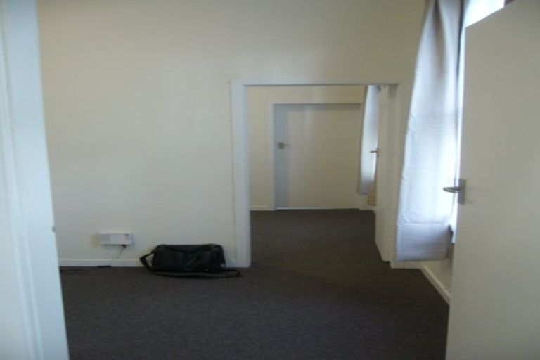 Photo of property in 4 Hawker Street, Mount Victoria, Wellington, 6011