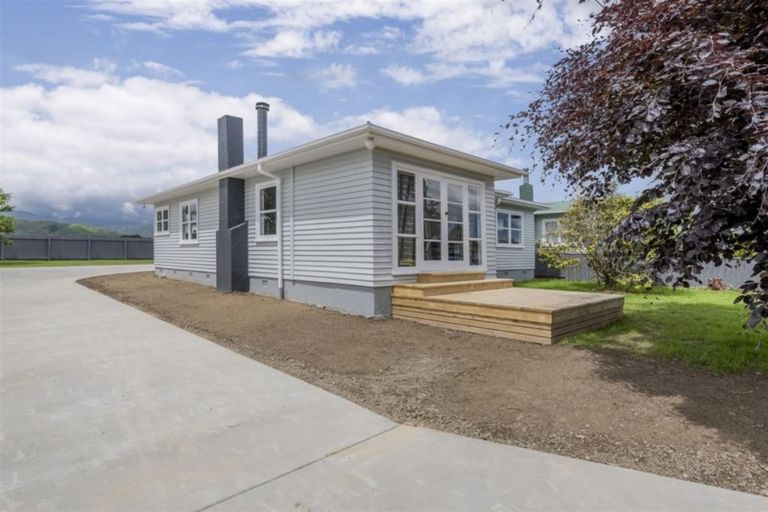 Photo of property in 24 Cobham Street, Levin, 5510