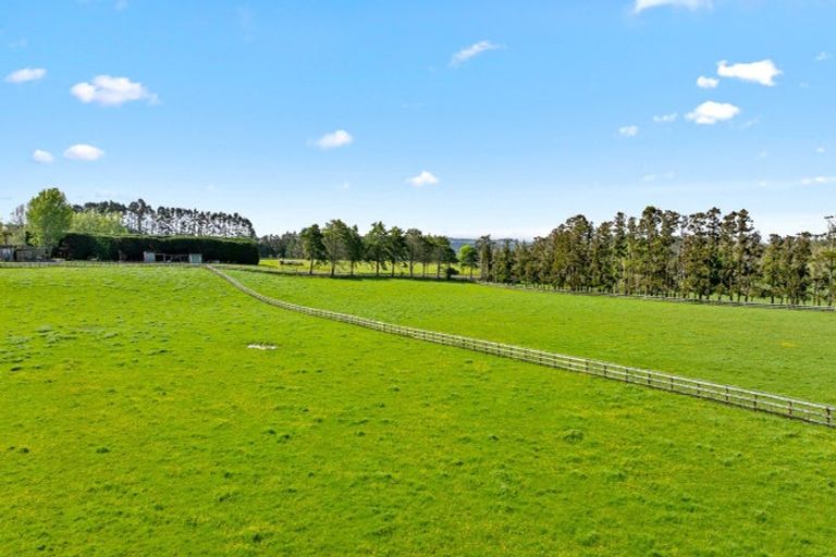 Photo of property in 42 Dysart Lane, Kumeu, 0891