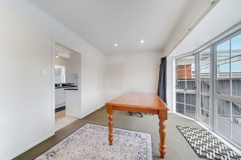 Photo of property in 43 Hallberry Road, Mangere East, Auckland, 2024