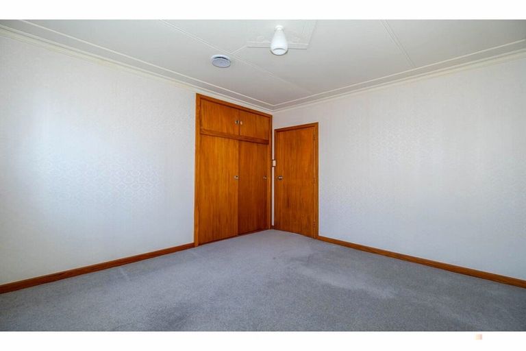 Photo of property in 1 Cashel Street, Waimate, 7924