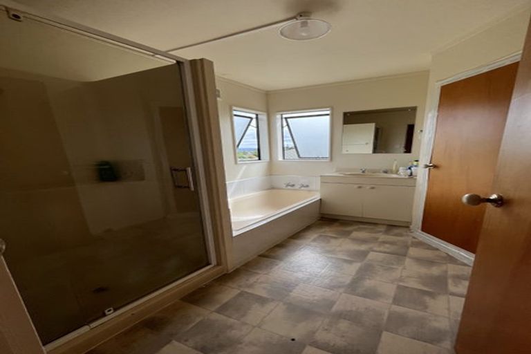 Photo of property in 2/14 James Street, Bayview, Auckland, 0629