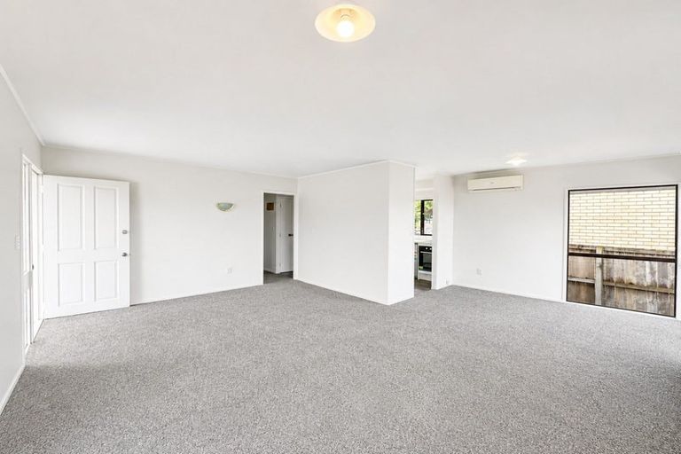 Photo of property in 1/13 Karamu Street, Te Atatu Peninsula, Auckland, 0610