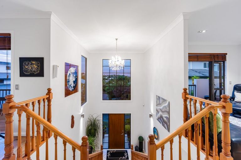 Photo of property in 36 Woodridge Avenue, Northcross, Auckland, 0630