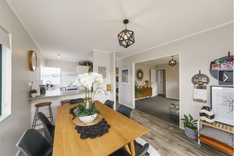 Photo of property in 102 Roberts Line, Kelvin Grove, Palmerston North, 4414