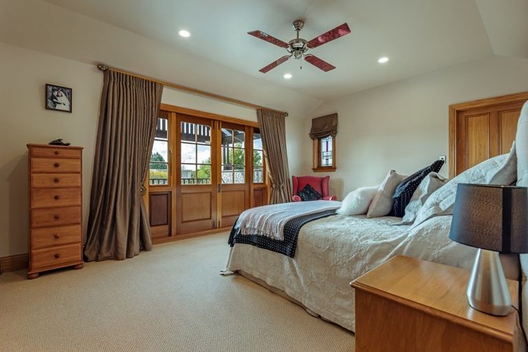 Photo of property in 23 Manapouri Crescent, Hokowhitu, Palmerston North, 4410