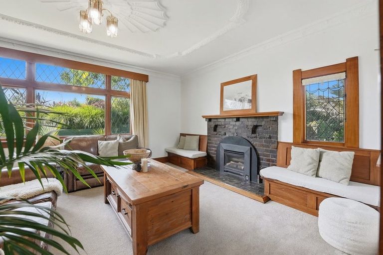 Photo of property in 6 Ridge Lane, New Plymouth, 4310