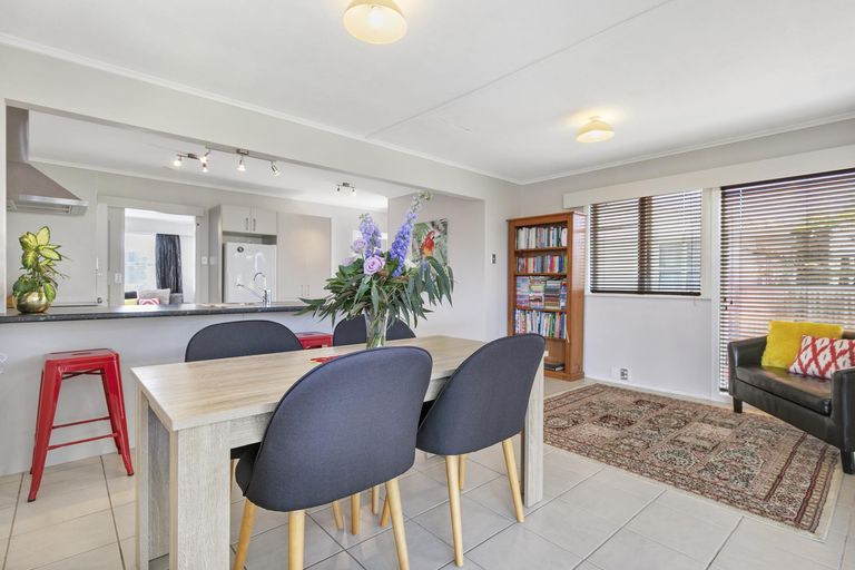 Photo of property in 1/29 Hill Crescent, New Lynn, Auckland, 0600