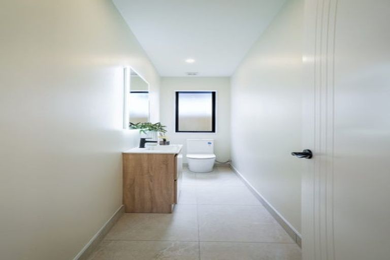 Photo of property in 4 Pukeko Road, Hobsonville, Auckland, 0616