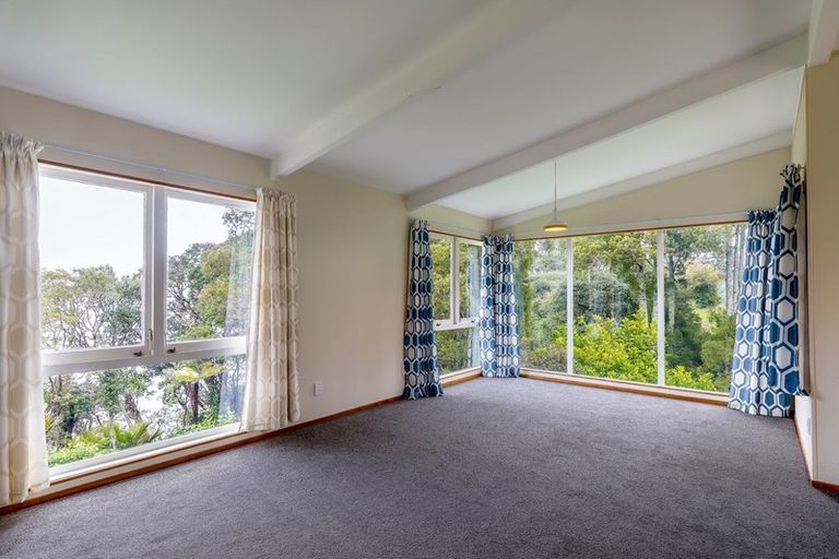 Photo of property in 57 Arapito Road, Titirangi, Auckland, 0604