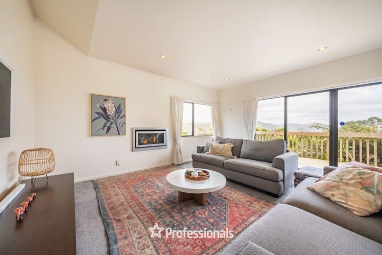 Photo of property in 6 Avonlea Grove, Belmont, Lower Hutt, 5010