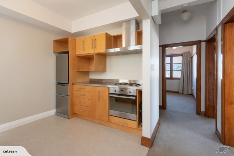 Photo of property in Ionian Flats, 123-125 Brougham Street, Mount Victoria, Wellington, 6011