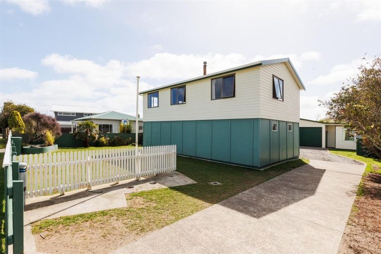 Photo of property in Build Inn, 1942 Parewanui Road, Parewanui, Bulls, 4894