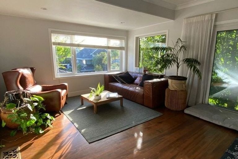 Photo of property in 44 Parkhill Road, Mellons Bay, Auckland, 2014