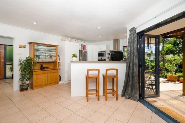 Photo of property in 51 Millstream Drive, Henderson, Auckland, 0610