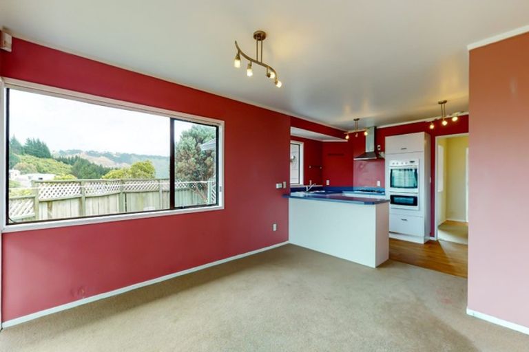 Photo of property in 12 Jasmine Grove, Maungaraki, Lower Hutt, 5010