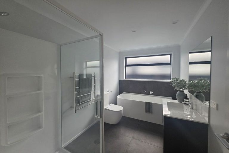 Photo of property in 57 Empire Crescent, Papamoa, 3118