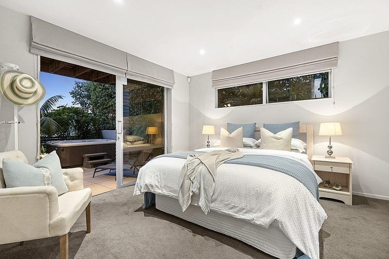 Photo of property in 2a Rushden Terrace, Red Beach, 0932