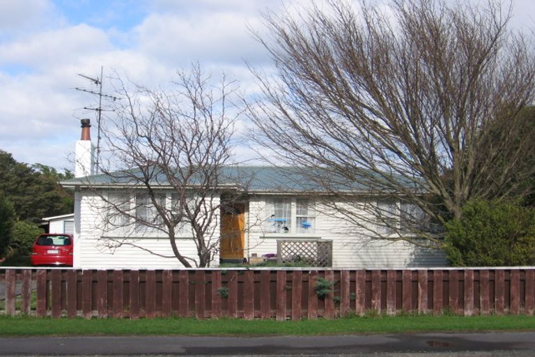 Photo of property in 72 Brandon Street, Featherston, 5710