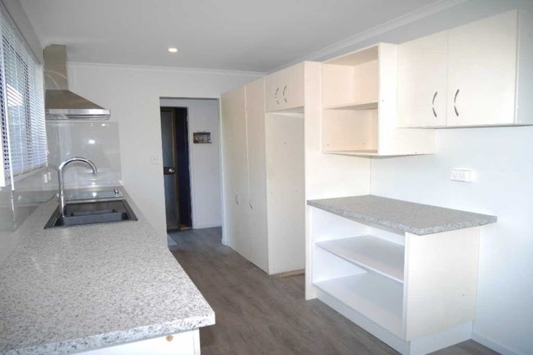 Photo of property in 11 Ruahine Street, Paraparaumu, 5032