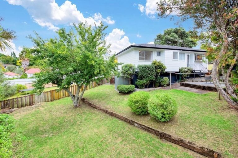 Photo of property in 12 Topliss Drive, Northcross, Auckland, 0632