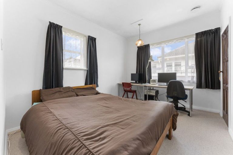 Photo of property in 510 Featherston Street, Roslyn, Palmerston North, 4414
