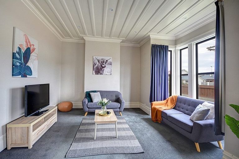 Photo of property in 242 Macandrew Road, Forbury, Dunedin, 9012