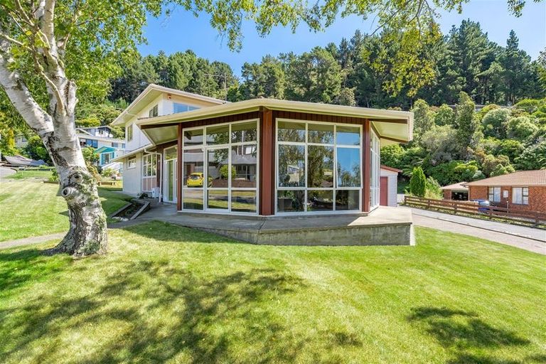 Photo of property in 2 Glenrae Grove, Silverstream, Upper Hutt, 5019
