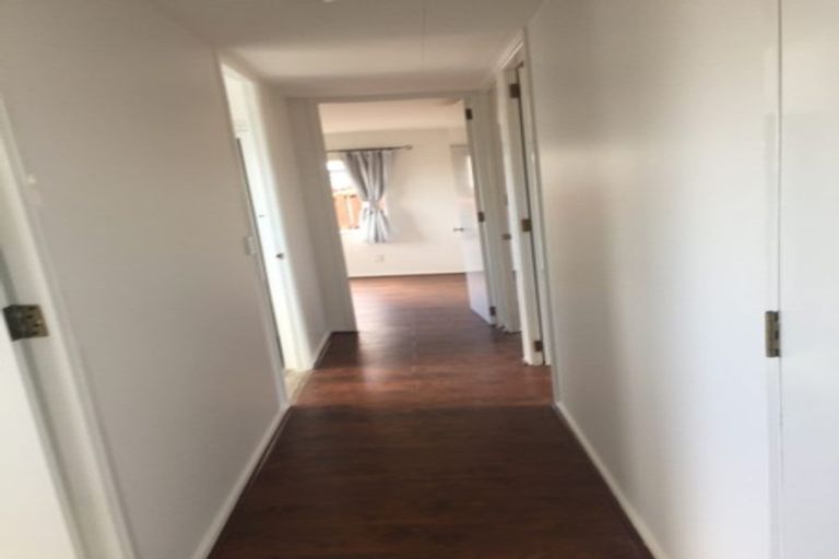 Photo of property in 1/3 Valecrest Place, Bayview, Auckland, 0629