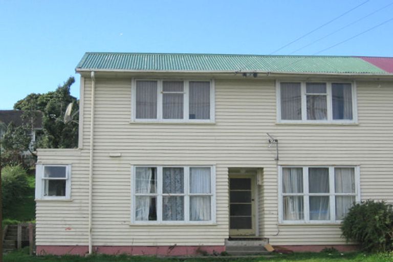 Photo of property in 15-17 Levant Street, Cannons Creek, Porirua, 5024