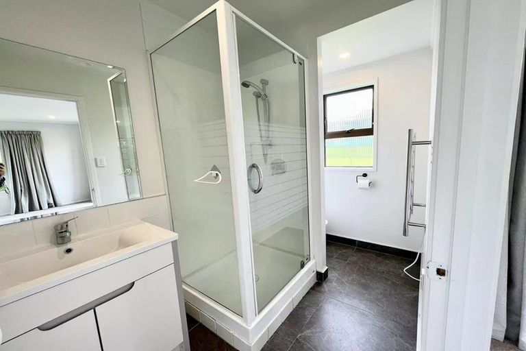 Photo of property in 143 Hamlin Road, Ardmore, Papakura, 2582