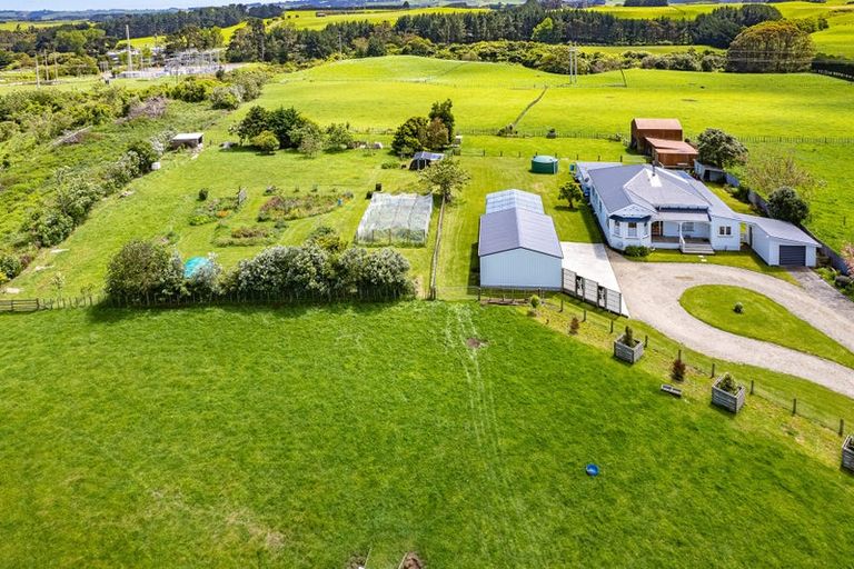 Photo of property in 23 Waitangi Road, Waverley, 4592