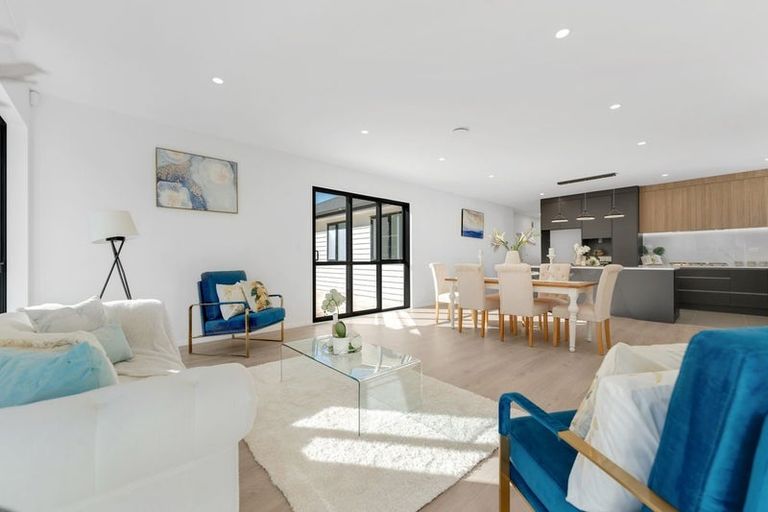 Photo of property in 2 Spudman Rise, Pukekohe, 2120