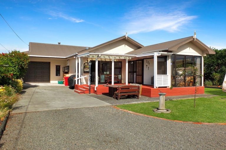 Photo of property in 22 Shortt Street, Foxton Beach, Foxton, 4815