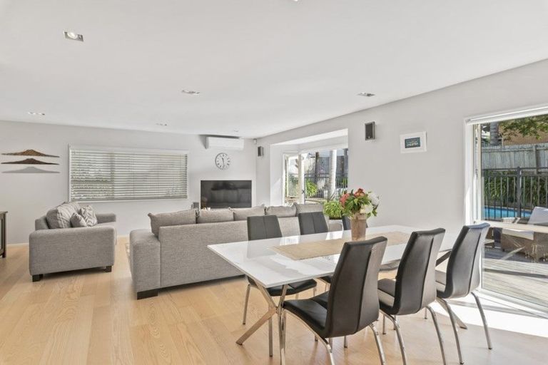 Photo of property in 13 Te Hoe Grove, Pinehill, Auckland, 0632