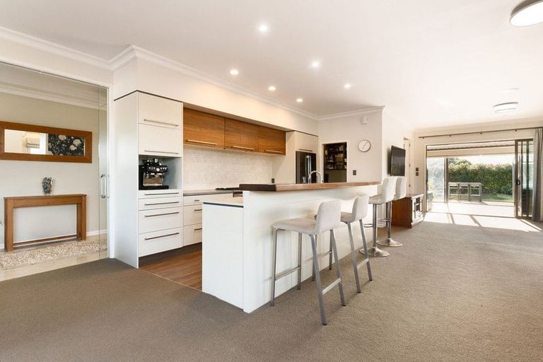 Photo of property in 28 Rexford Heights, Pyes Pa, Tauranga, 3112