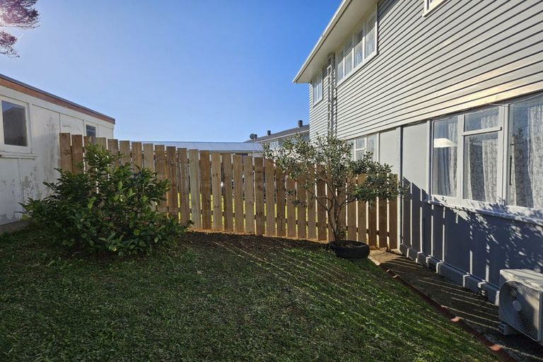 Photo of property in 42-44 Cheshire Street, Cannons Creek, Porirua, 5024