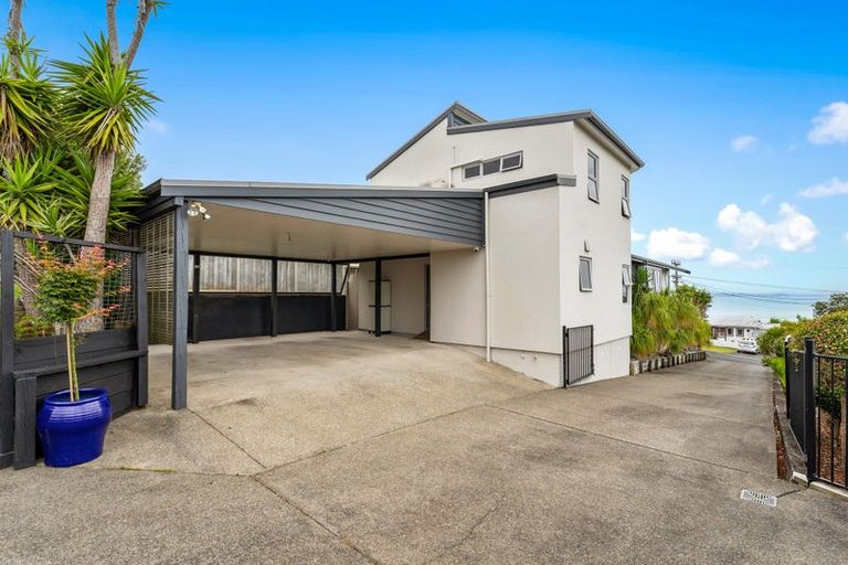 Photo of property in 33 Totara Road, Stanmore Bay, Whangaparaoa, 0932